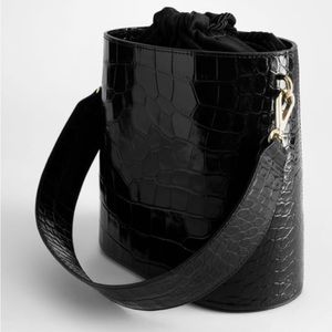 & OTHER STORIES
Croc Embossed Leather Bucket Bag